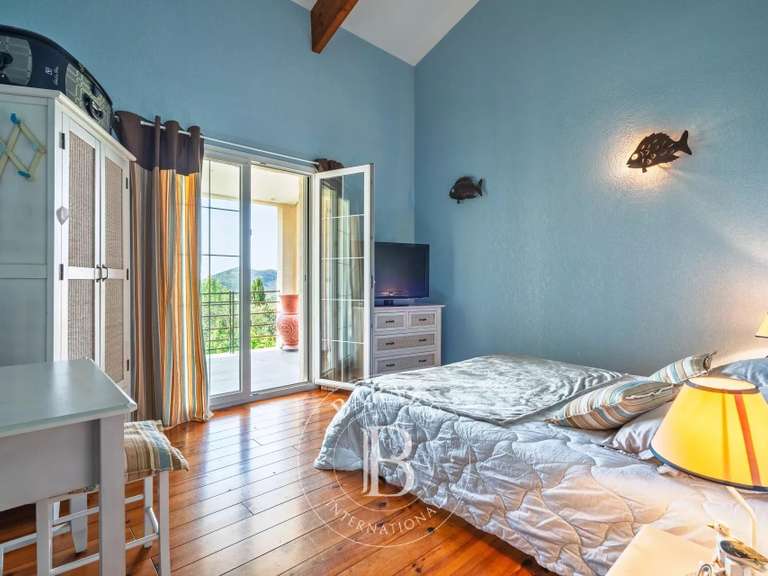 Villa Patrimonio - 3 chambres - 261m²