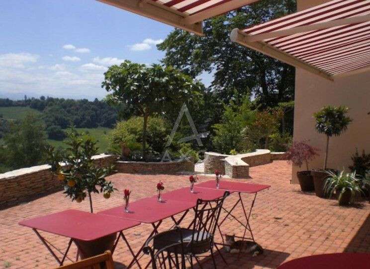 House Pau - 7 bedrooms