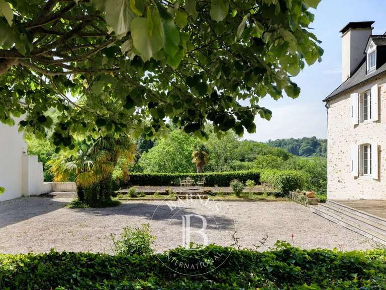 Propriété Pau - 12 chambres - 208m²