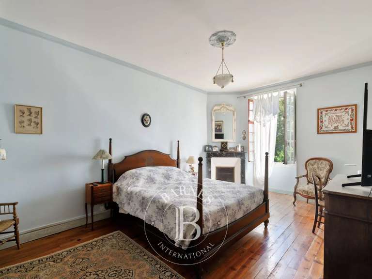 Propriété Pau - 5 chambres - 361m²