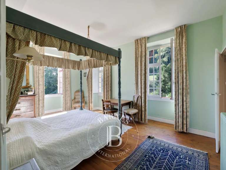 Propriété Pau - 5 chambres - 361m²