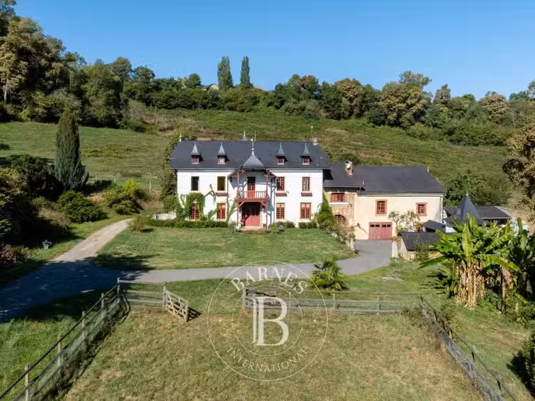 Propriété Pau - 5 chambres - 361m²