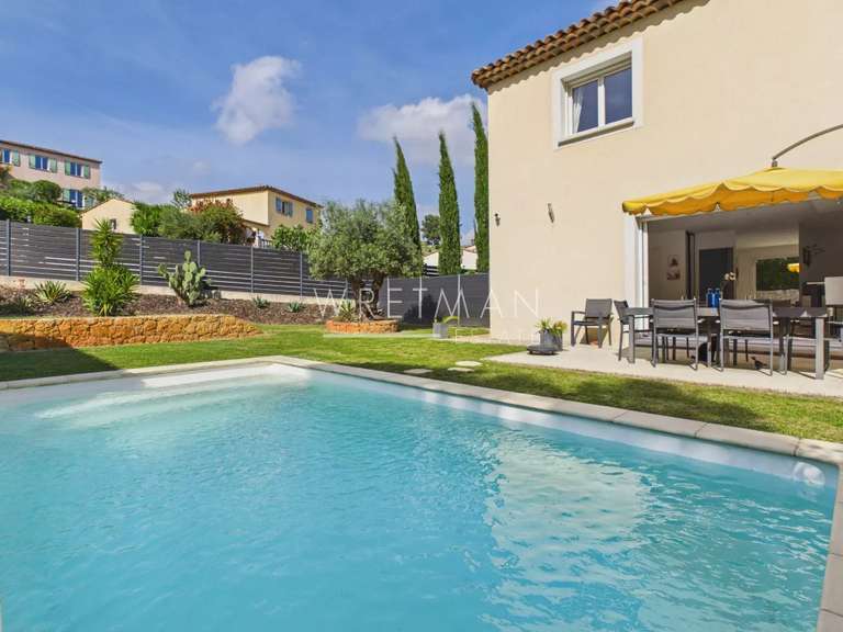 Maison Pégomas - 4 chambres - 160m²