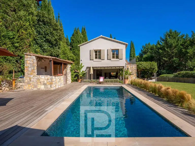 Maison Pégomas - 4 chambres - 282m²