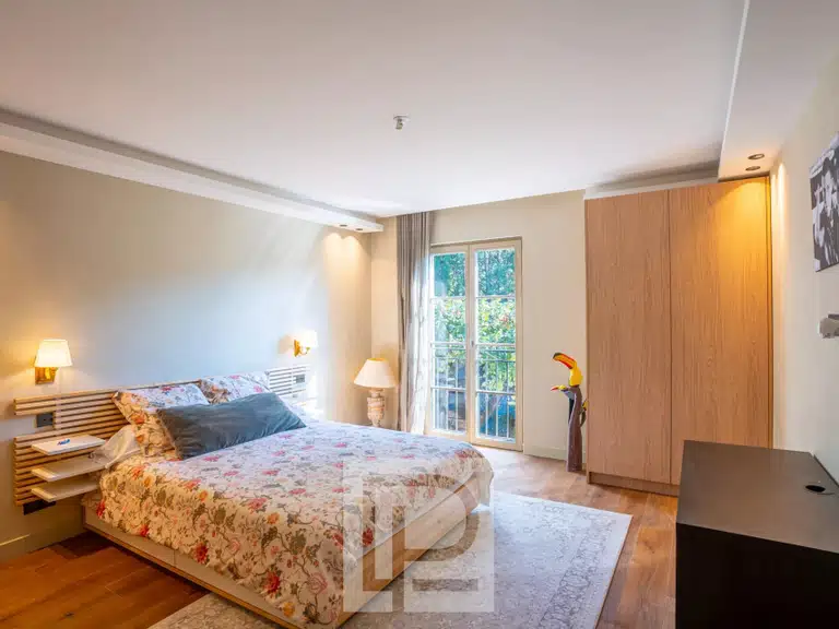 Maison Pégomas - 4 chambres - 282m²