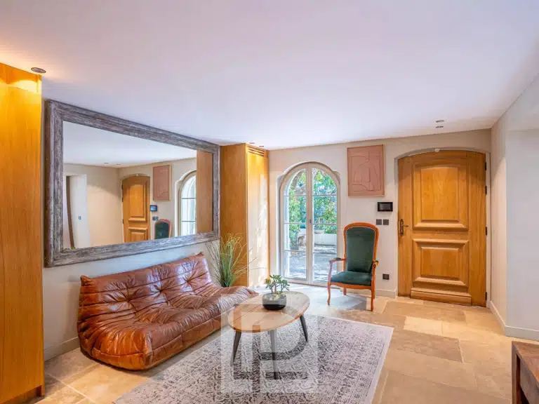 Maison Pégomas - 4 chambres - 282m²