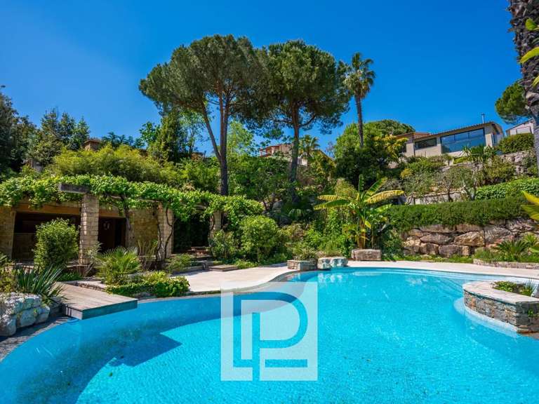 Villa Pégomas - 5 bedrooms - 280m²