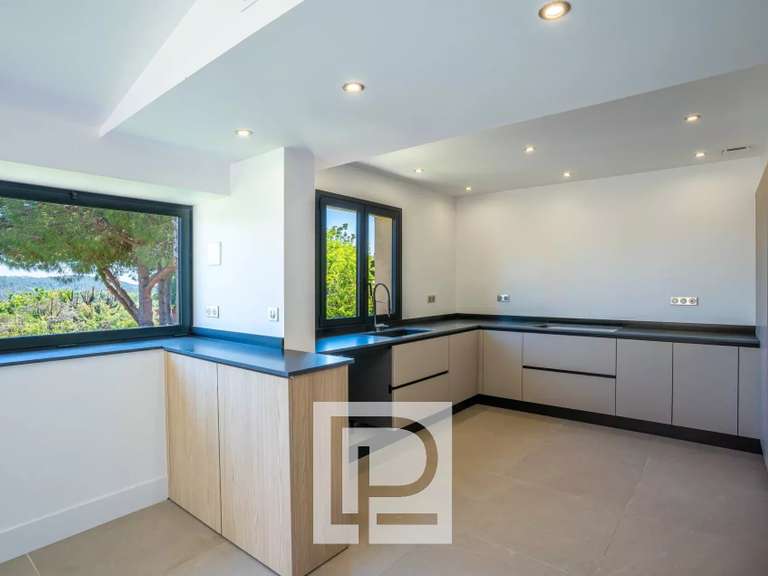 Villa Pégomas - 5 bedrooms - 280m²