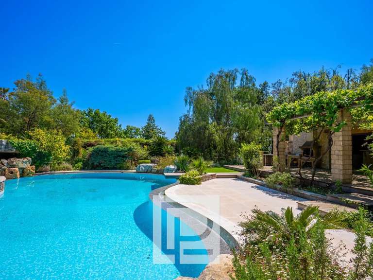 Villa Pégomas - 5 bedrooms - 280m²