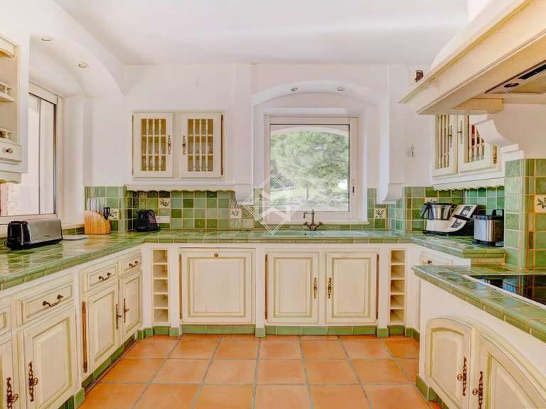 Villa Pégomas - 5 bedrooms - 365m²