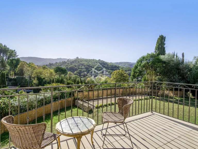 Villa Pégomas - 4 bedrooms - 281m²