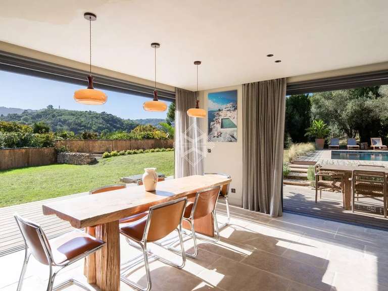 Villa Pégomas - 4 bedrooms - 281m²