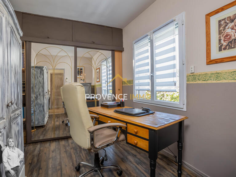 Maison Pélissanne - 6 chambres - 207m²