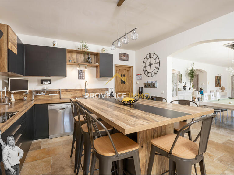 Maison Pélissanne - 6 chambres - 207m²