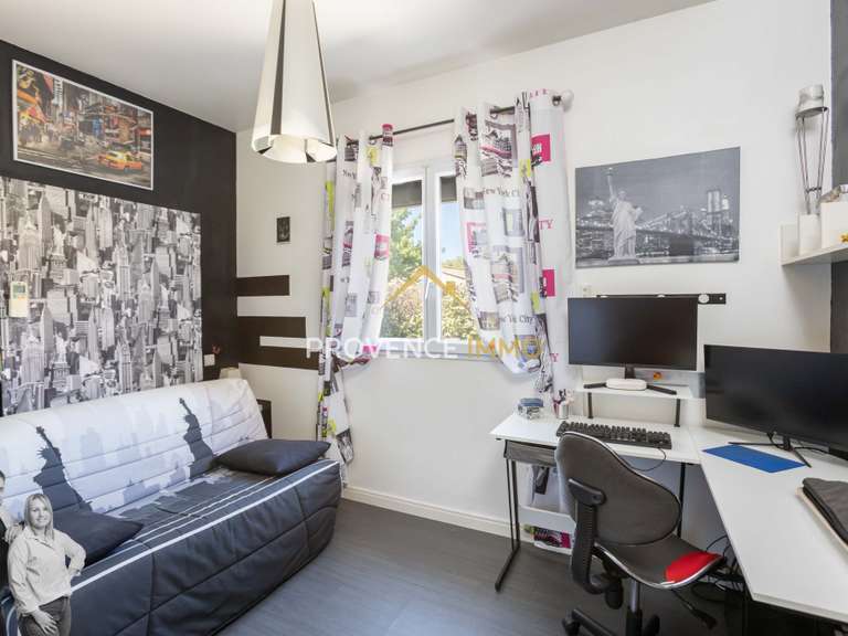 Maison Pélissanne - 6 chambres - 207m²