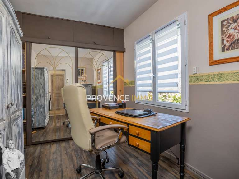 Maison Pélissanne - 6 chambres - 207m²