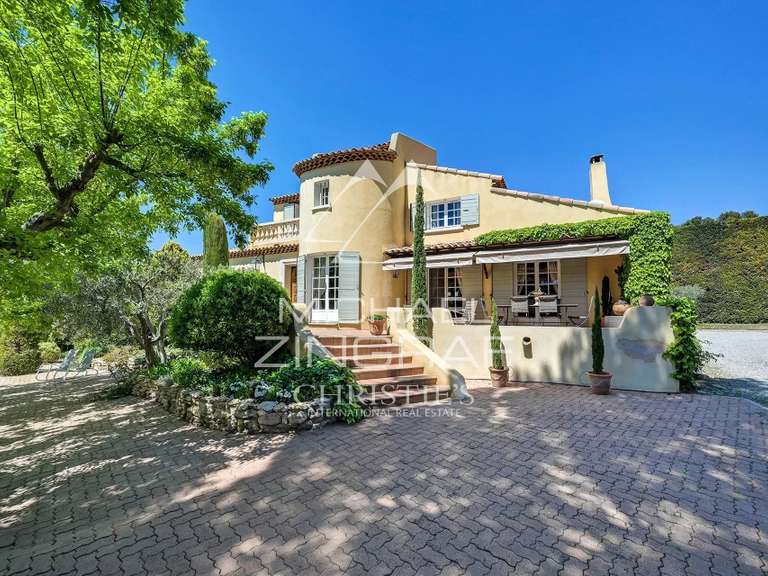 Maison Pélissanne - 5 chambres - 225m²
