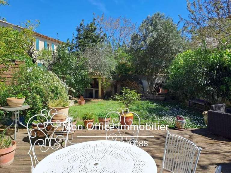 Maison Pélissanne - 3 chambres - 207m²