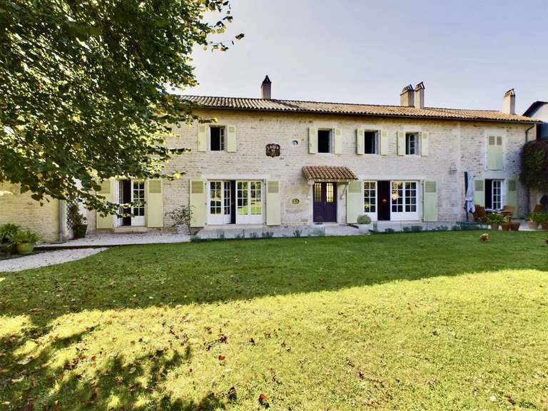 Maison Périgné - 335m²