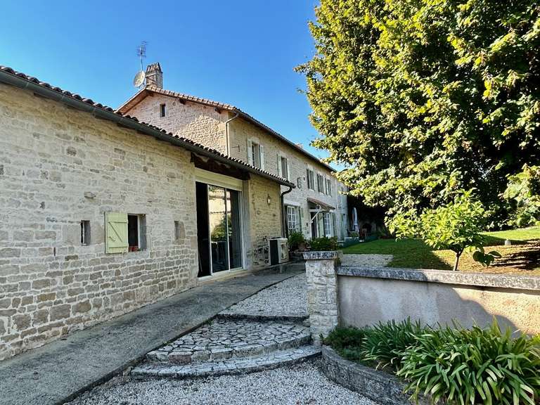 Maison Périgné - 335m²