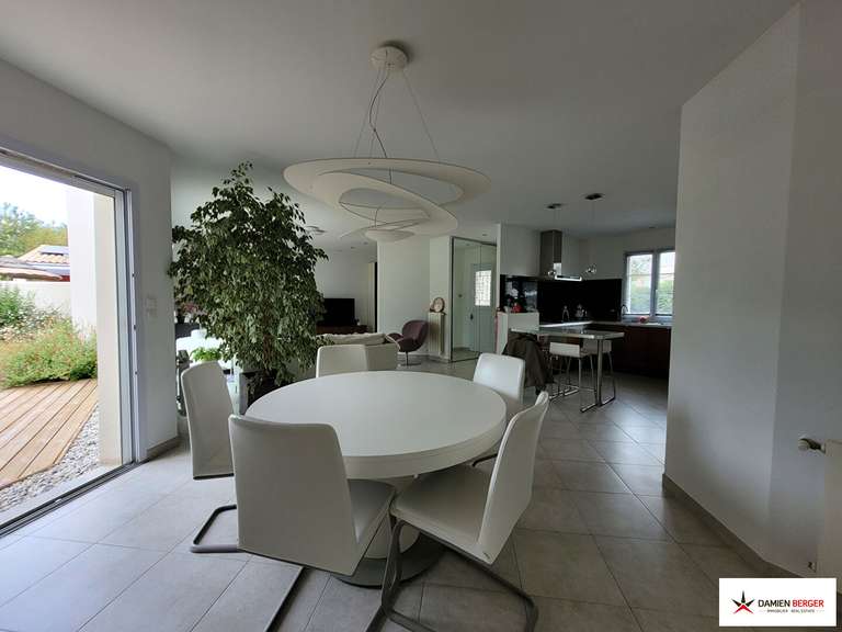 Maison Périgny - 5 chambres - 160m²