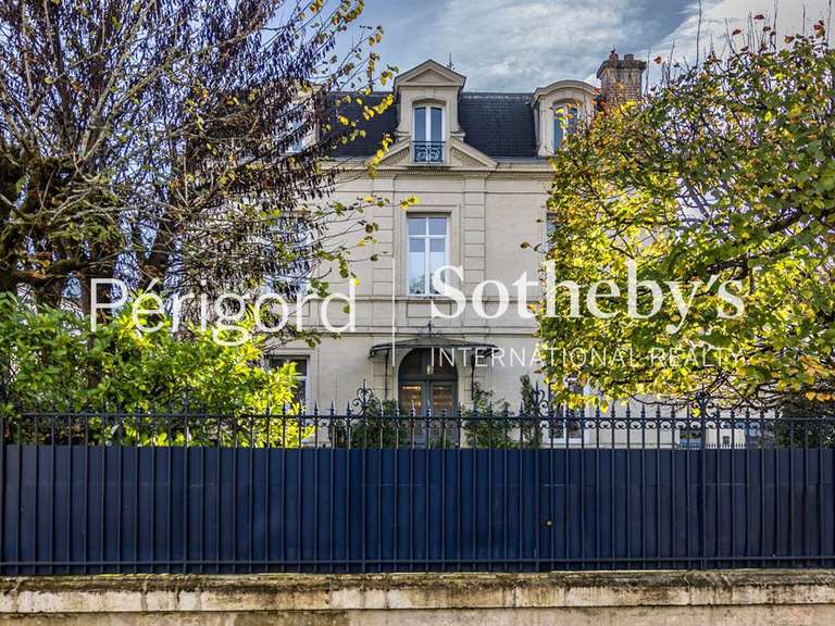 Maison Périgueux - 8 chambres - 332m²