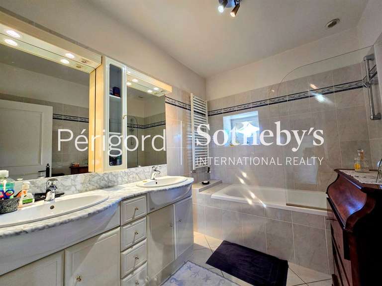 Maison Périgueux - 7 chambres - 278m²