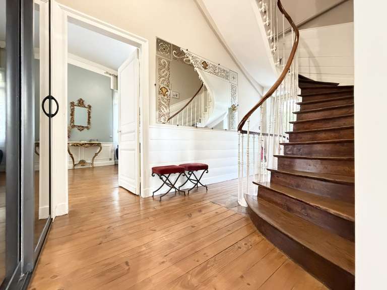 Maison Périgueux - 6 chambres - 266m²