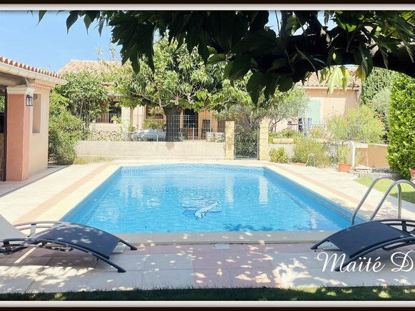 Vente Maison Pernes-les-Fontaines - 7 chambres