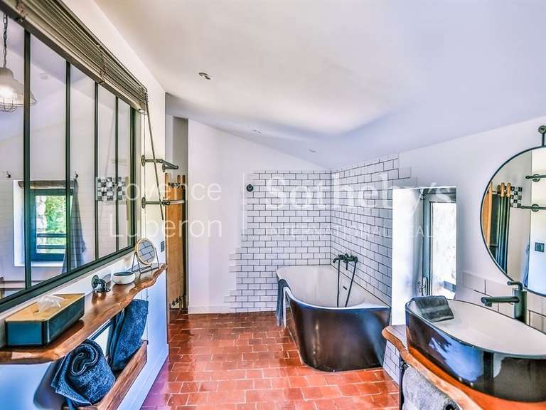 Maison Pernes-les-Fontaines - 7 chambres - 400m²
