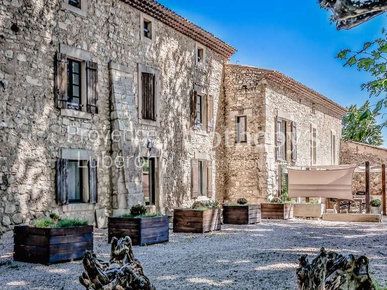 Maison Pernes-les-Fontaines - 7 chambres - 400m²