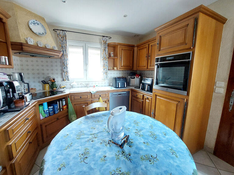 Maison Pernes-les-Fontaines - 3 chambres - 177m²