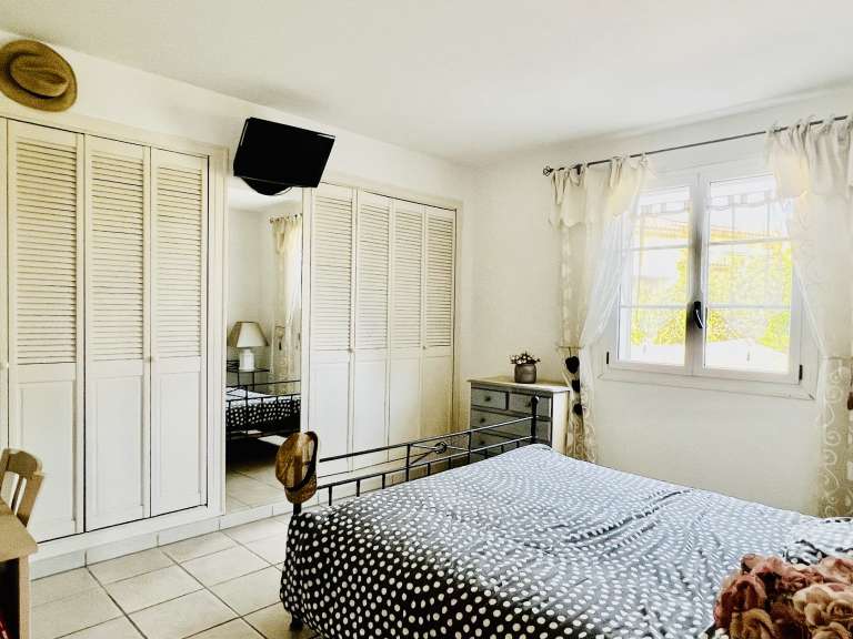 Maison Pernes-les-Fontaines - 4 chambres - 170m²