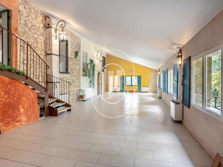 House Pernes-les-Fontaines - 4 bedrooms - 550m²