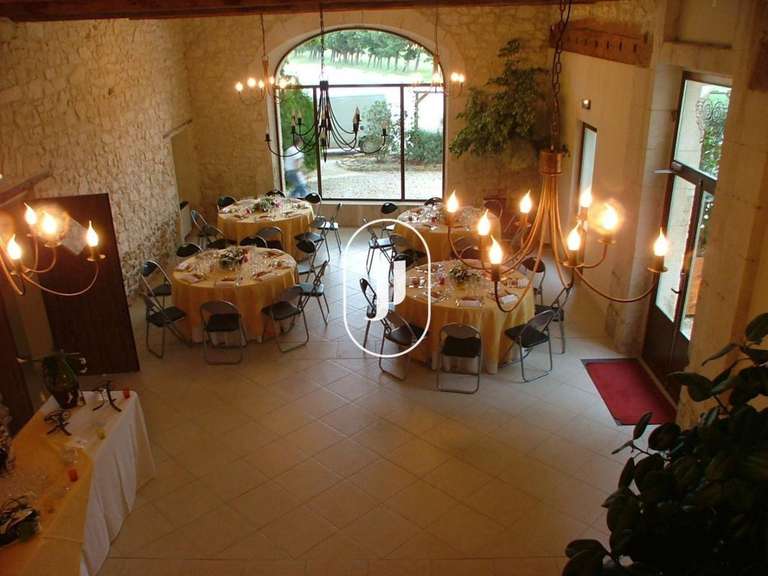 House Pernes-les-Fontaines - 4 bedrooms - 550m²