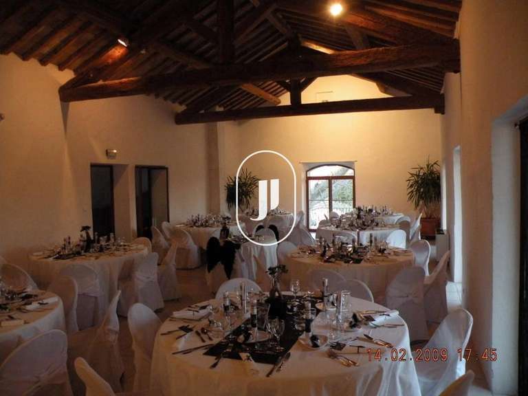 House Pernes-les-Fontaines - 4 bedrooms - 550m²