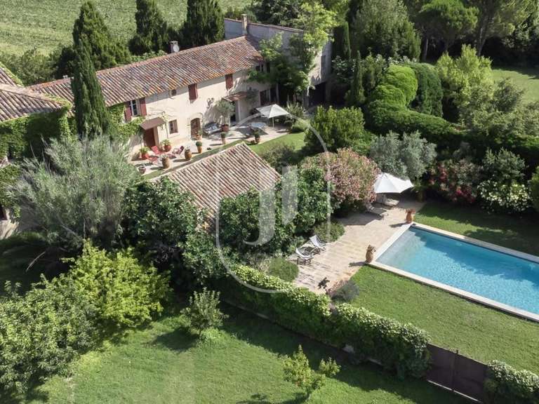 Maison Pernes-les-Fontaines - 6 chambres - 405m²