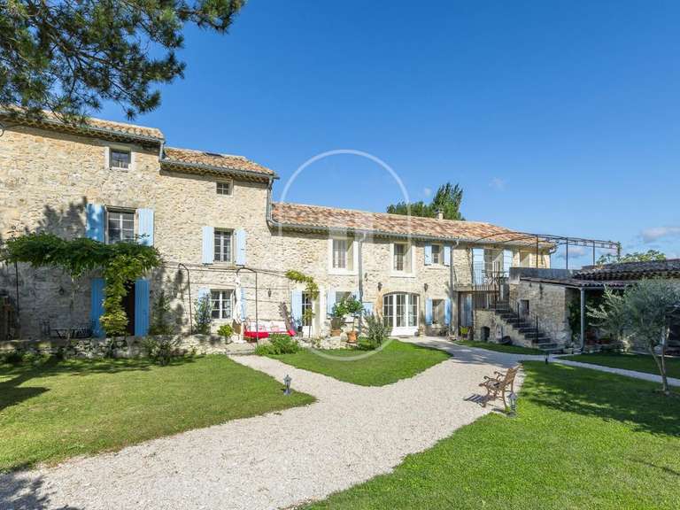 Maison Pernes-les-Fontaines - 9 chambres - 490m²