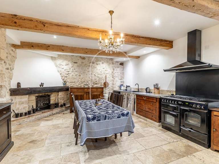 Maison Pernes-les-Fontaines - 9 chambres - 490m²
