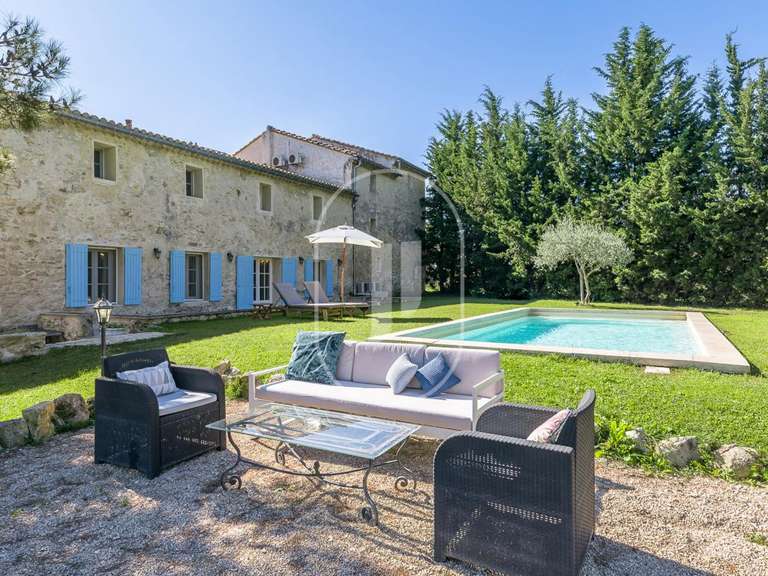 Maison Pernes-les-Fontaines - 9 chambres - 490m²