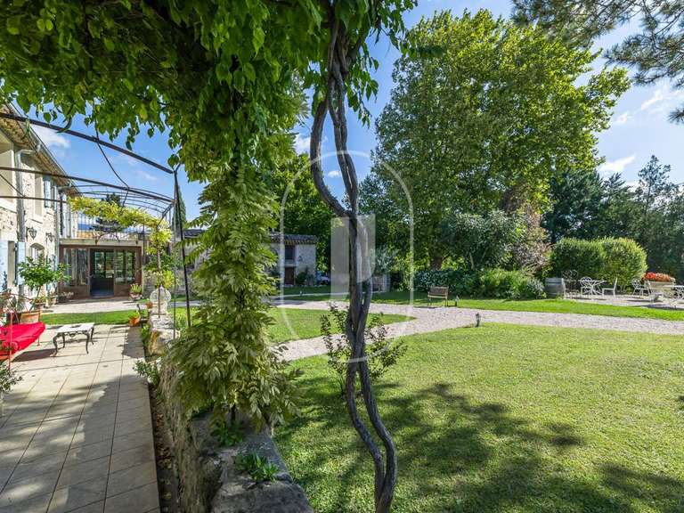 Maison Pernes-les-Fontaines - 9 chambres - 490m²