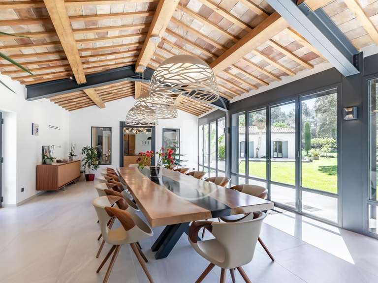 House Pernes-les-Fontaines - 8 bedrooms - 515m²
