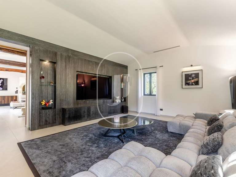 House Pernes-les-Fontaines - 8 bedrooms - 515m²