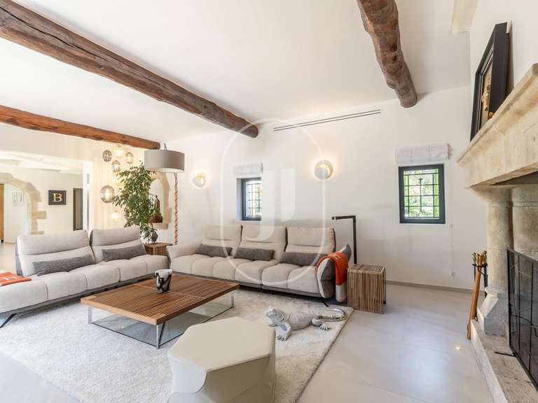 House Pernes-les-Fontaines - 8 bedrooms - 515m²