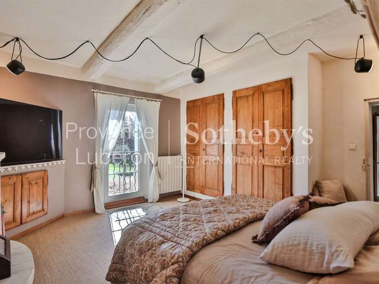 Maison Pernes-les-Fontaines - 6 chambres - 300m²