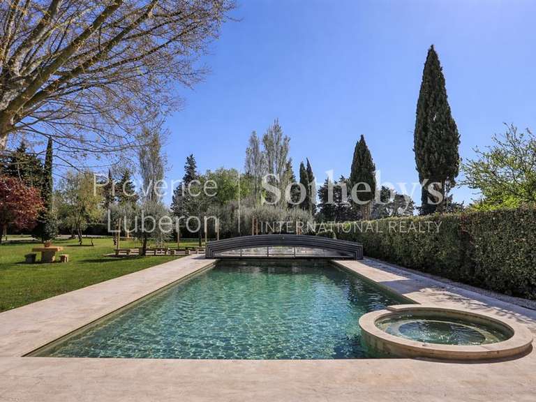 House Pernes-les-Fontaines - 6 bedrooms - 300m²