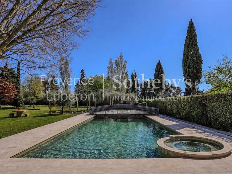 Maison Pernes-les-Fontaines - 6 chambres - 300m²