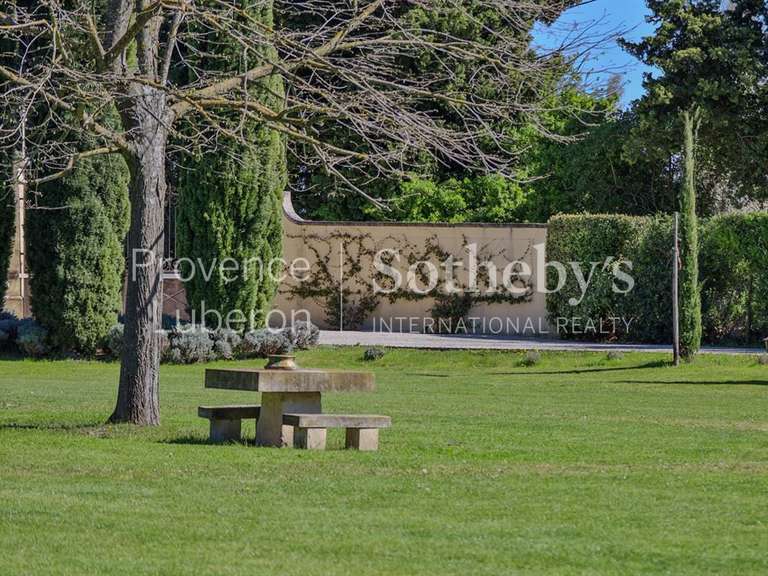 House Pernes-les-Fontaines - 6 bedrooms - 300m²