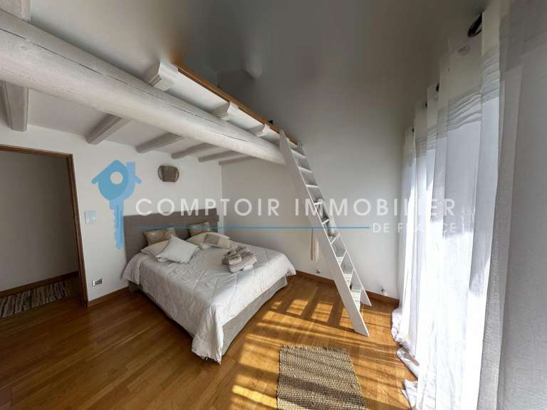 Maison Pernes-les-Fontaines - 4 chambres - 210m²