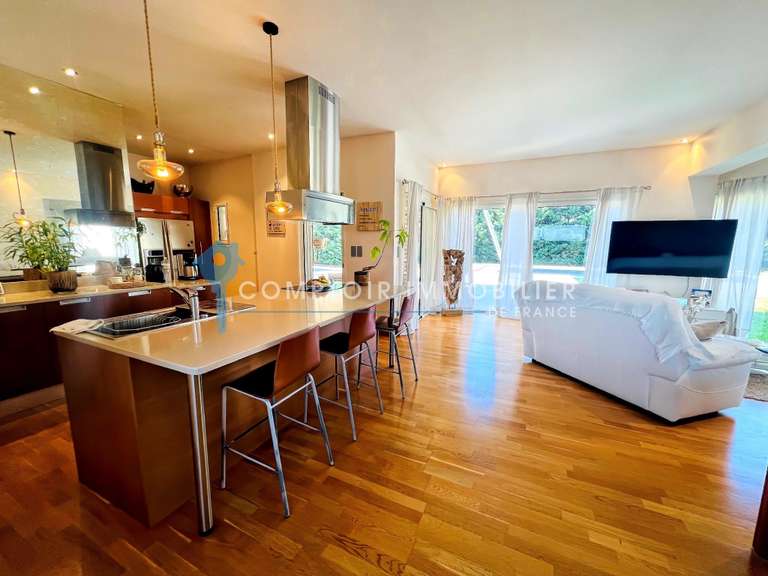 Maison Pernes-les-Fontaines - 4 chambres - 210m²